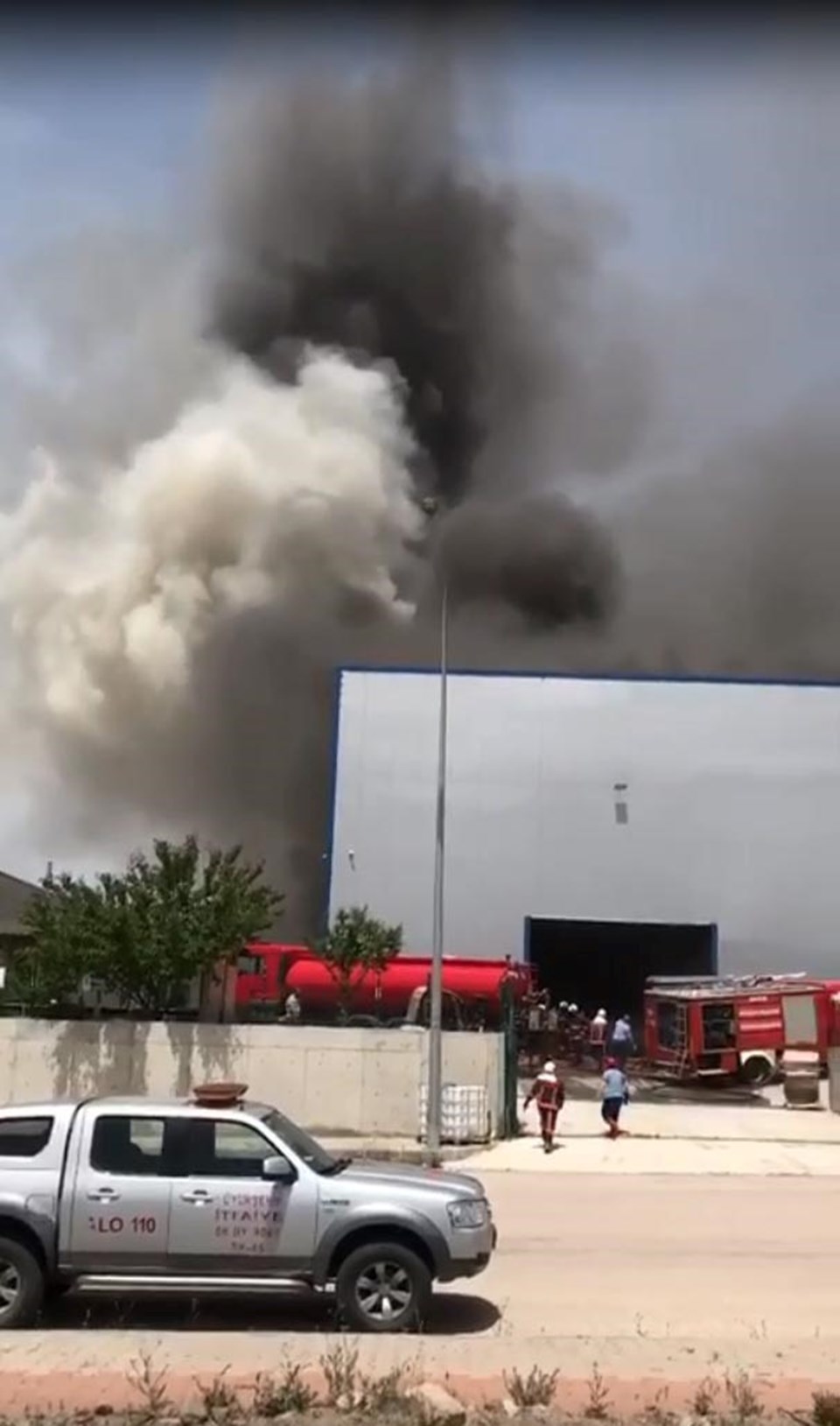 Ankara'da medikal malzeme fabrikası deposunda yangın - 1