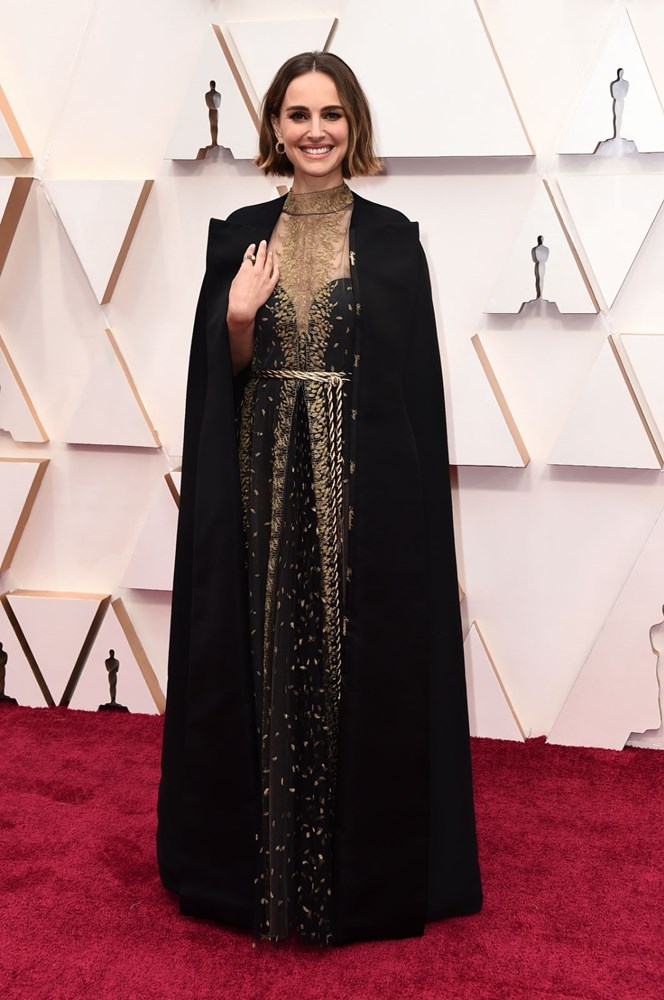 <p>Natalie Portman oscar red carpet</p><p>Dress: Dior </p>