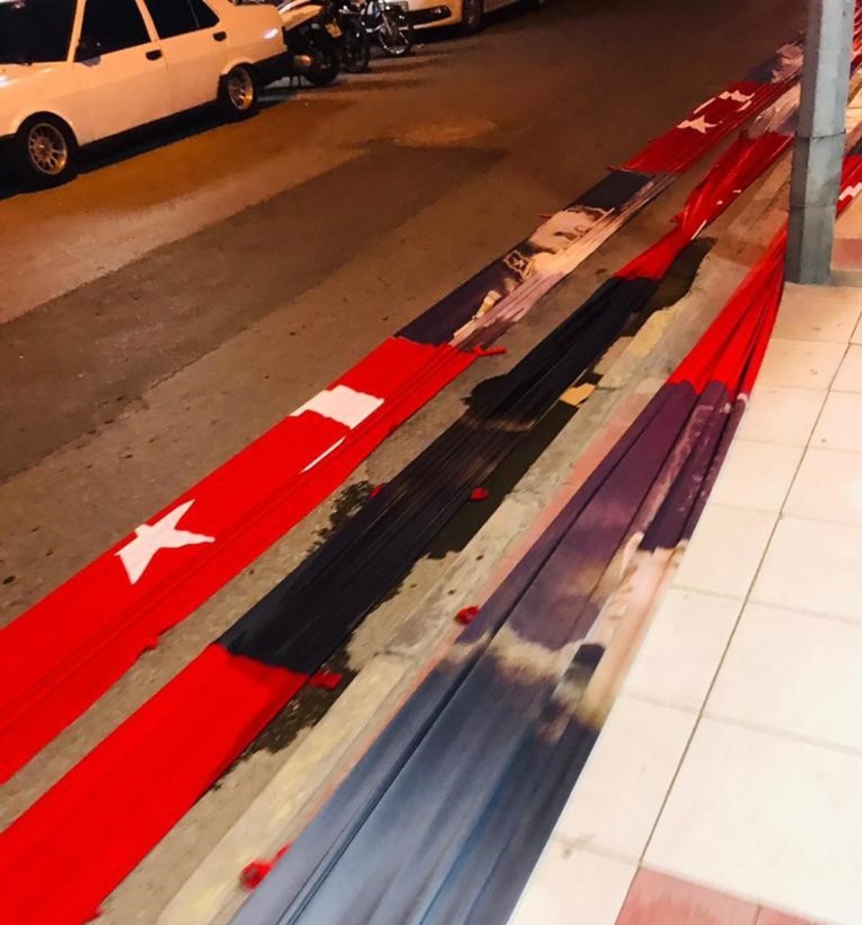 Manisa'da Türk bayrağının yola serilmesine soruşturma - 2