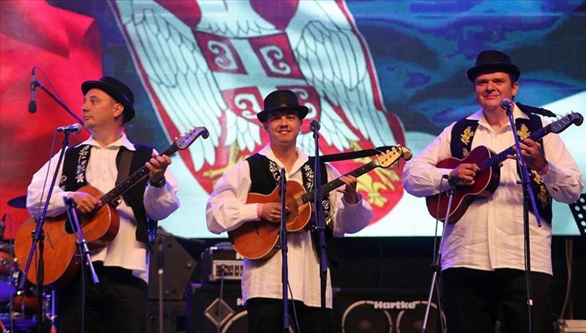 Sırbistan'daki Tamburica Festivali'nde ödüller sahiplerini buldu