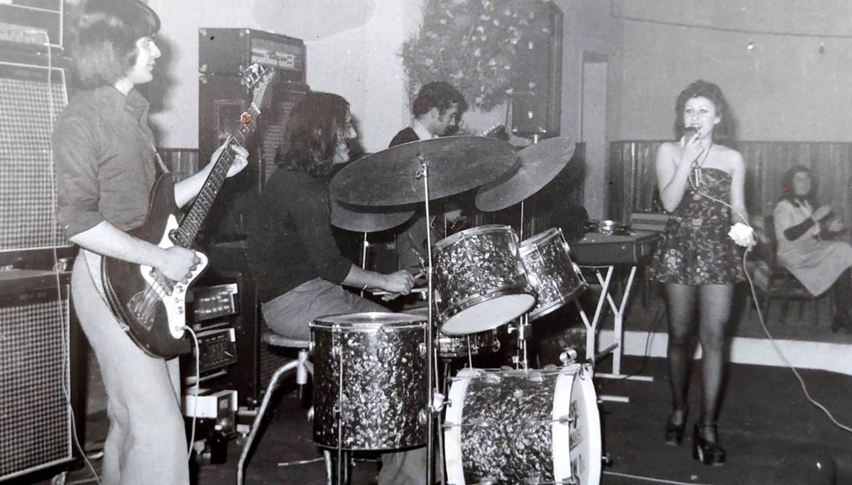 33 yıllık gizem çözüldü: Annesini mezarda buldu