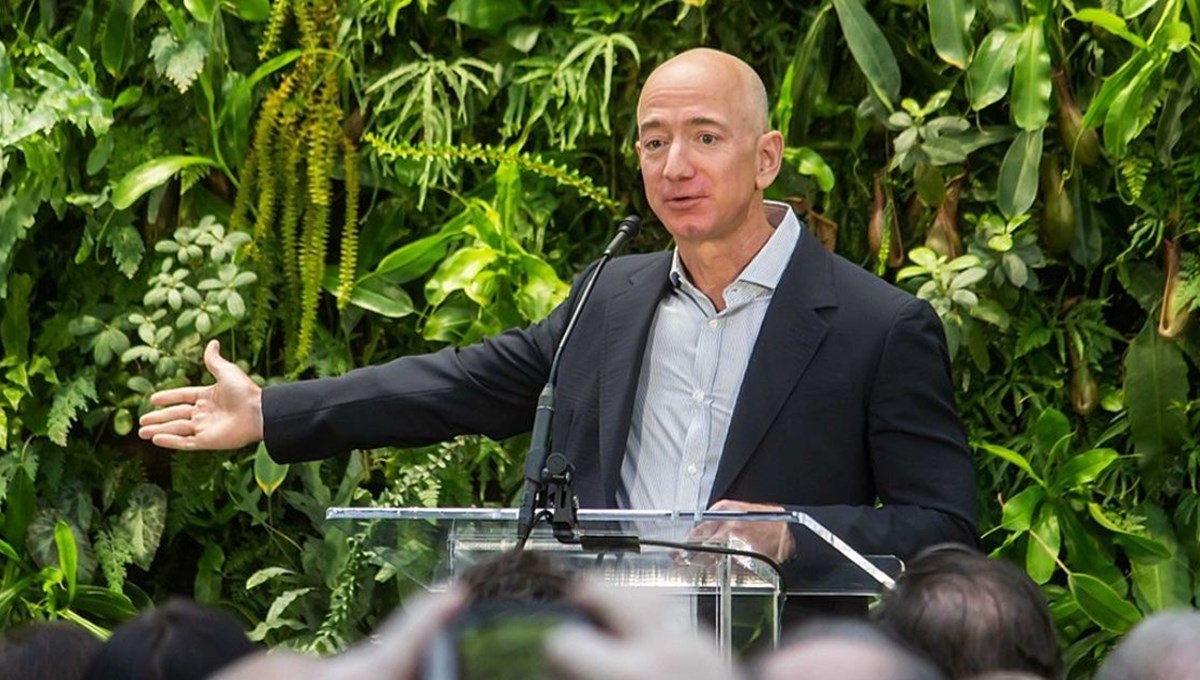 Amazon'un sahibi Jeff Bezos'un serveti 200 milyar doları aştı