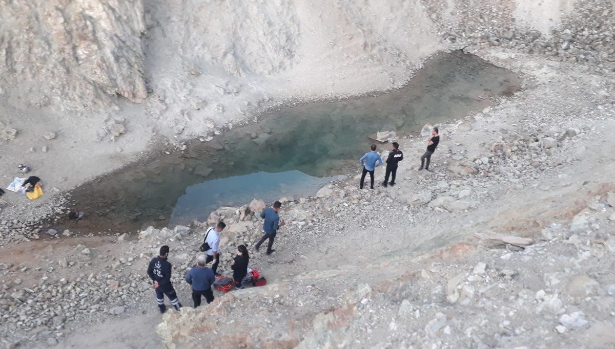 Yıkanmak için su dolu çukura giren Afgan çoban öldü