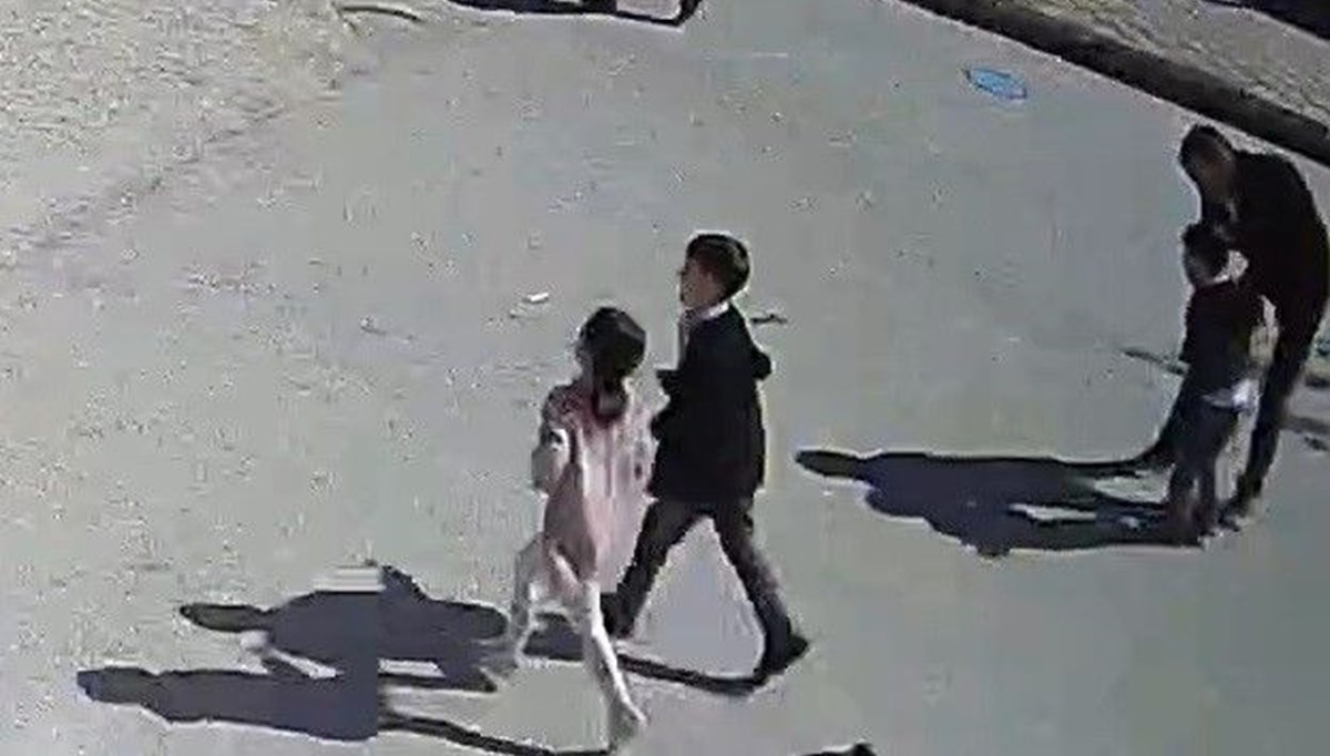 Heimlich manevrasıyla öğrencisinin hayatını kurtardı Heimlich manevrasıyla öğrencisinin hayatını kurtardı