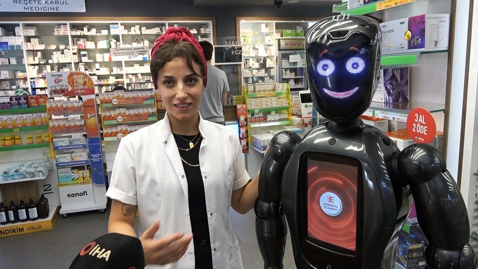 Yerli ve milli yapay zekalı robot, eczanede işbaşı yaptı - 2