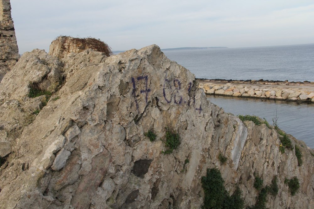 Sinop'ta tarihi surlara saygısızlık - 7
