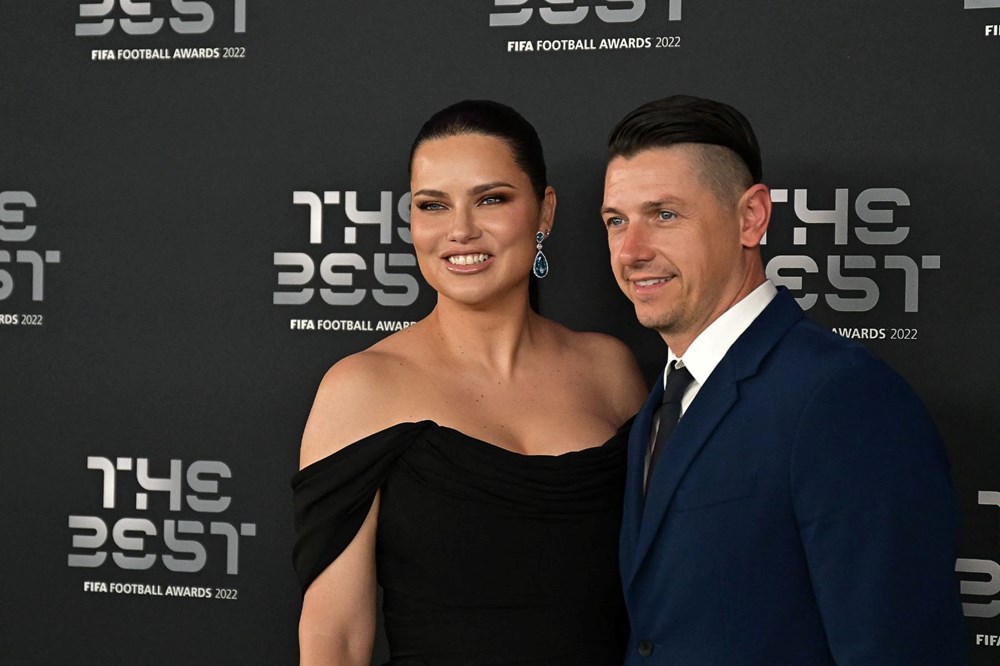 Adriana Lima'nın 'FIFA Küresel Taraftar Elçisi' seçilmesine tepki yağdı - 2