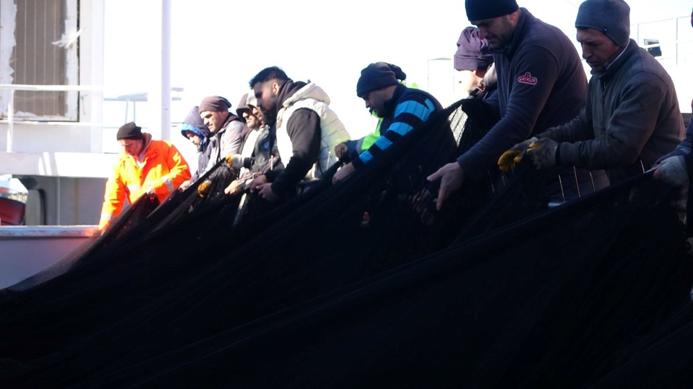 Hamsi Alarmı: Denizler Boş, Tekneler Limanda! 74 QgosN5MyEujh1beSMwj1w