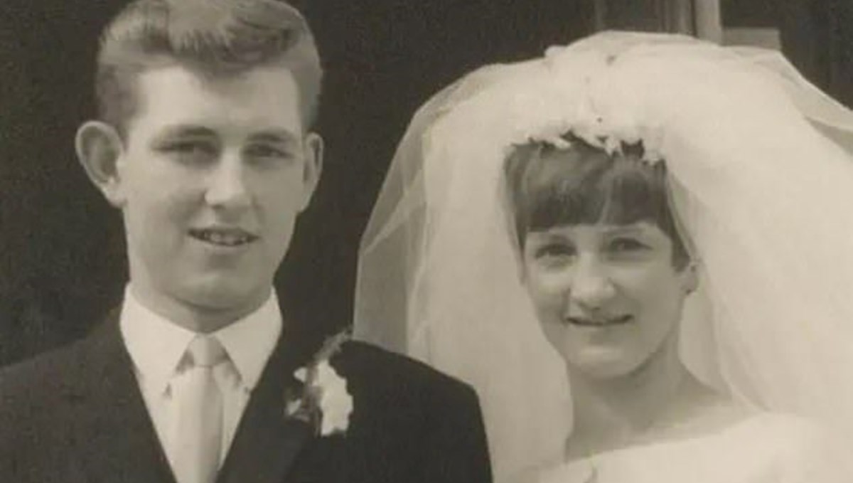 Böyle tesadüf görülmedi: Düğün fotoğrafları 57 yıl sonra ortaya çıktı! Böyle tesadüf görülmedi: Düğün fotoğrafları 57 yıl sonra ortaya çıktı!