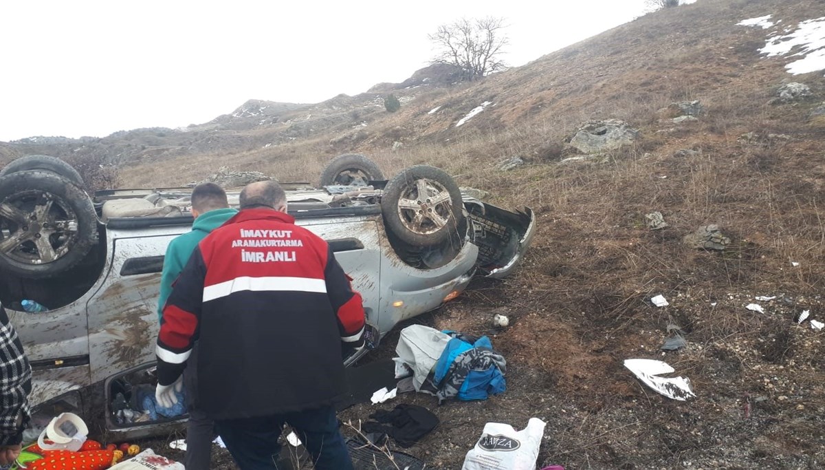 Sivas’ta kaza yapan araç ters döndü: 5 yaralı Sivas’ta kaza yapan araç ters döndü: 5 yaralı