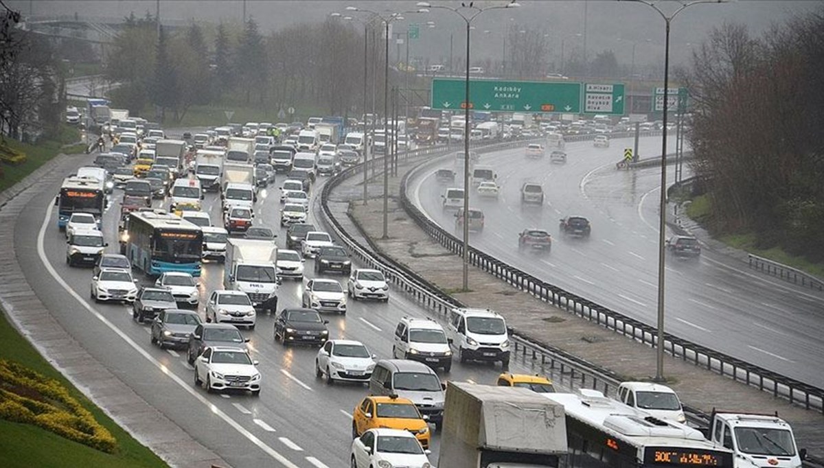 İstanbul trafiğinde yağmur yoğunluğu İstanbul trafiğinde yağmur yoğunluğu