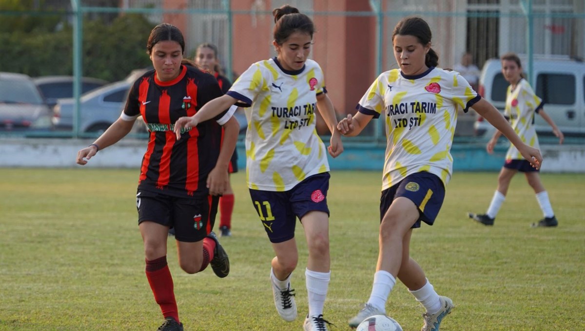 Tarsus'ta Dünya Kız Çocukları Günü için farkındalık maçı düzenlendi