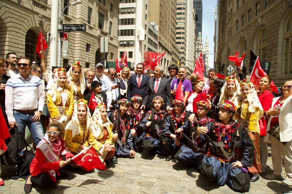 New York'ta Türk günü yürüyüşü