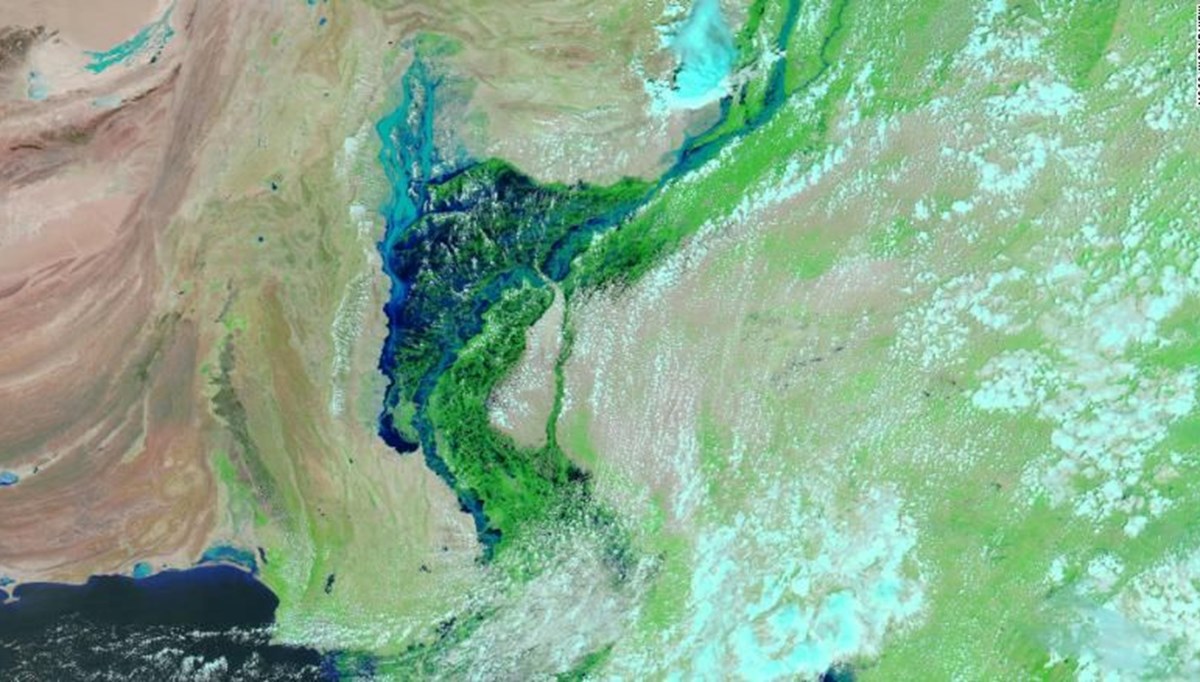 NASA paylaştı: Pakistan'daki sel ülkede 100 km çapında bir göl oluşturdu