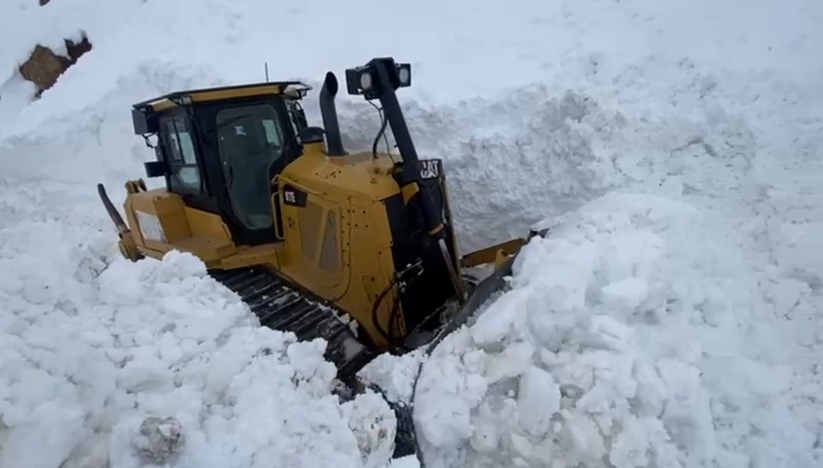 Şırnak’ta 12 köy ve 8 mezraya ulaşım sağlanamıyor