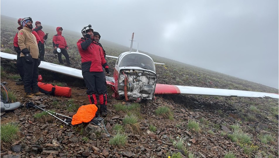 Türk pilotun kullandığı uçak düştü: Pilot öldü, kadın yolcu kurtarıldı