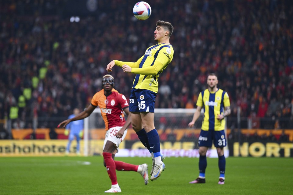 Fenerbahçeli Yusuf Akçiçek'in derbi performansı Vincenzo Montella'ya göz kırptı - 1