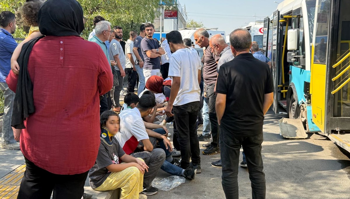 Diyarbakır'da freni patlayan halk otobüsü durağa daldı