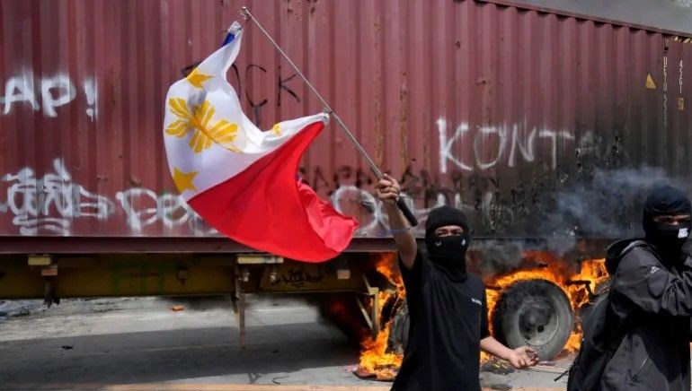 Filipinler'de yolsuzluk skandalı