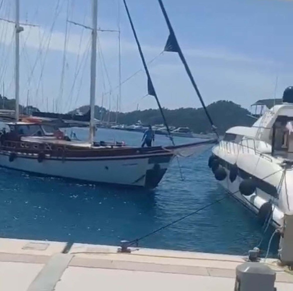 Göcek'te milyonluk kaza: Lüks motoryata çarptı 74