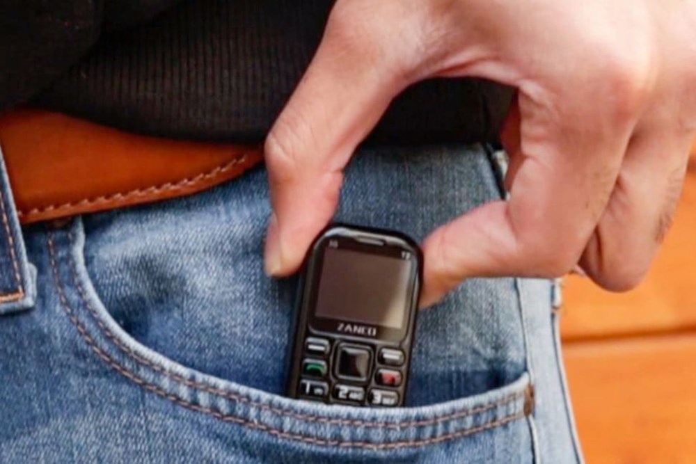 İşte dünyanın en küçük telefonu (Palm'ı tahtından etti) - 1