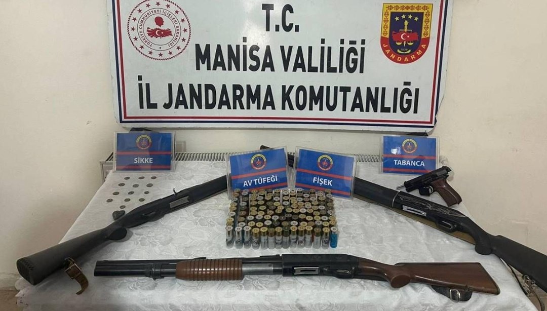 Manisa'da silah ve tarihi eser operasyonu