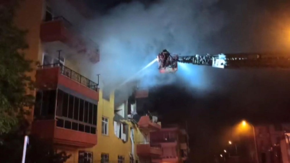 Konya'da dört katlı binada doğalgaz patlaması: 12 yaralı - 3