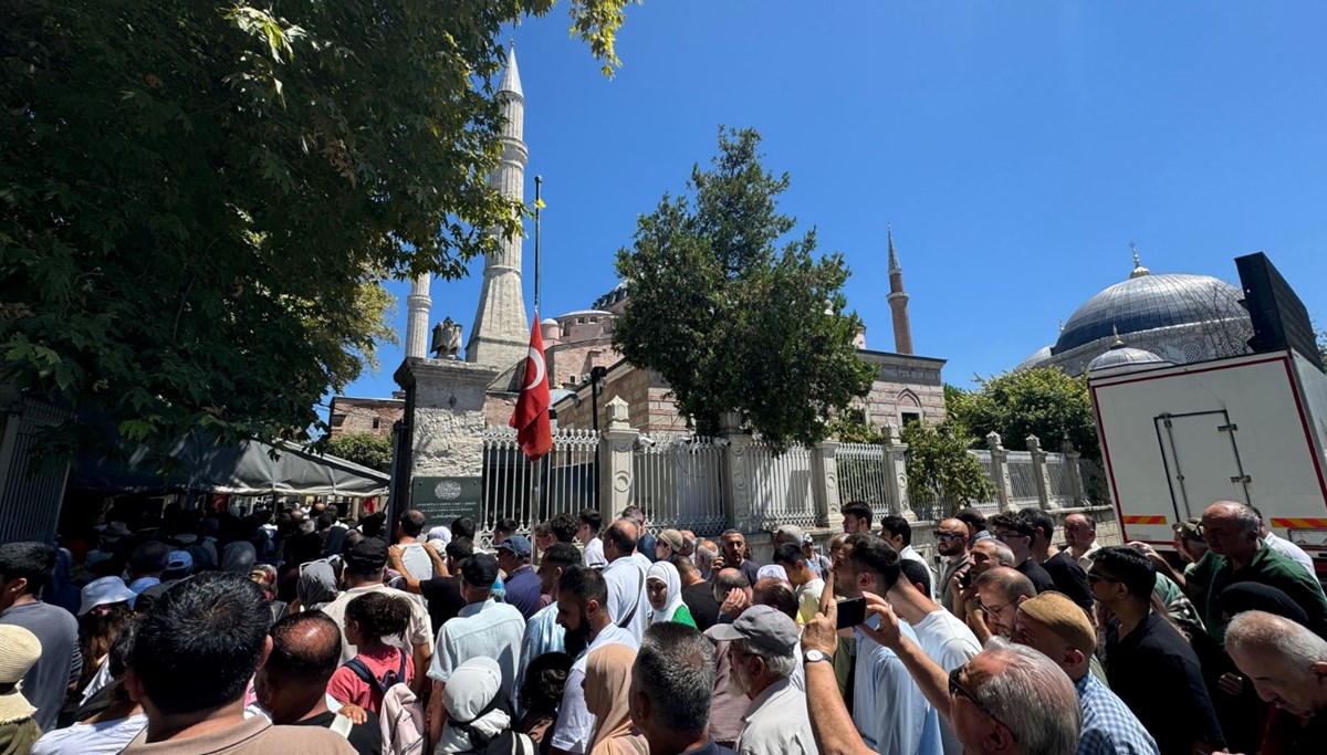 Ayasofya’da Haniye için gıyabi cenaze namazı