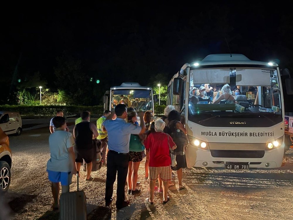 Milas'ta yangın bölgesindeki vatandaşlar tahliye ediliyor - 18