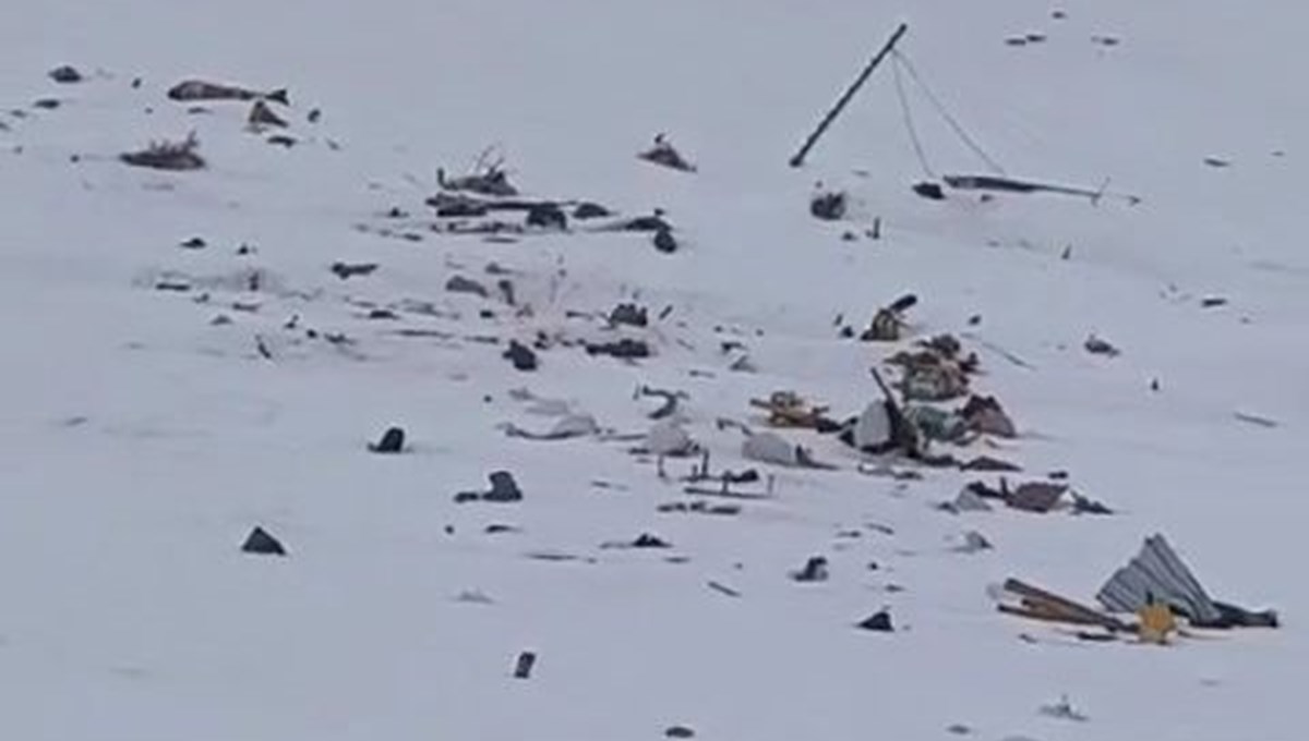 Rize'de çığ düştü: 2 ev hasar gördü Rize'de çığ düştü: 2 ev hasar gördü