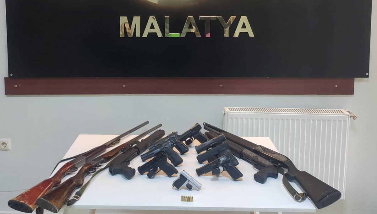 Malatya'da silah kaçakçılığı operasyonu: 13 gözaltı Malatya'da silah kaçakçılığı operasyonu: 13 gözaltı