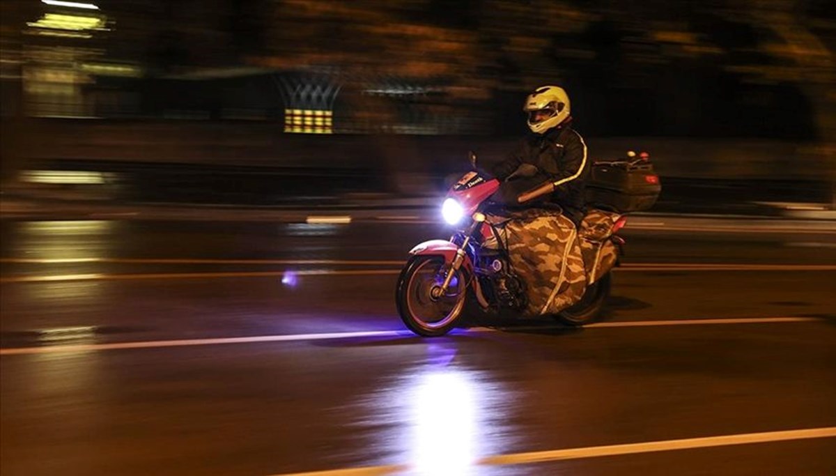Motosikletine sakladığı uyuşturucuyu satarken yakalandı Motosikletine sakladığı uyuşturucuyu satarken yakalandı