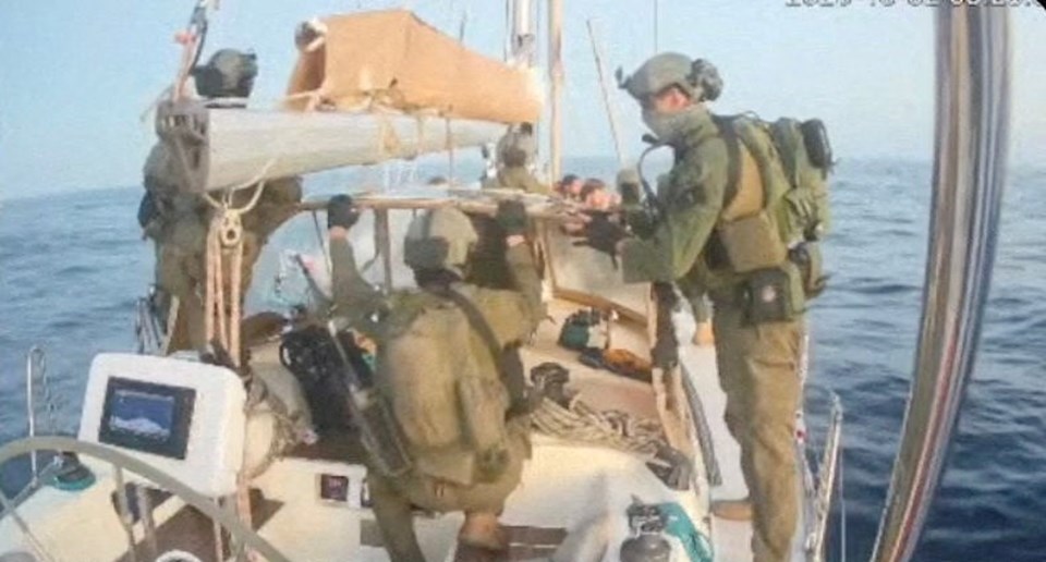 İsrail'in Sumud filosu baskını: Operasyon değil askeri gösteri. 8 metrelik tekneye 8 asker saldırdı - 1