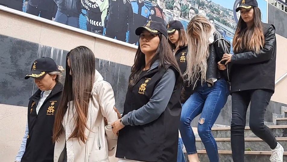 İstanbul Boğazı'nda tekneden ateş açan iki kişi gözaltına alındı