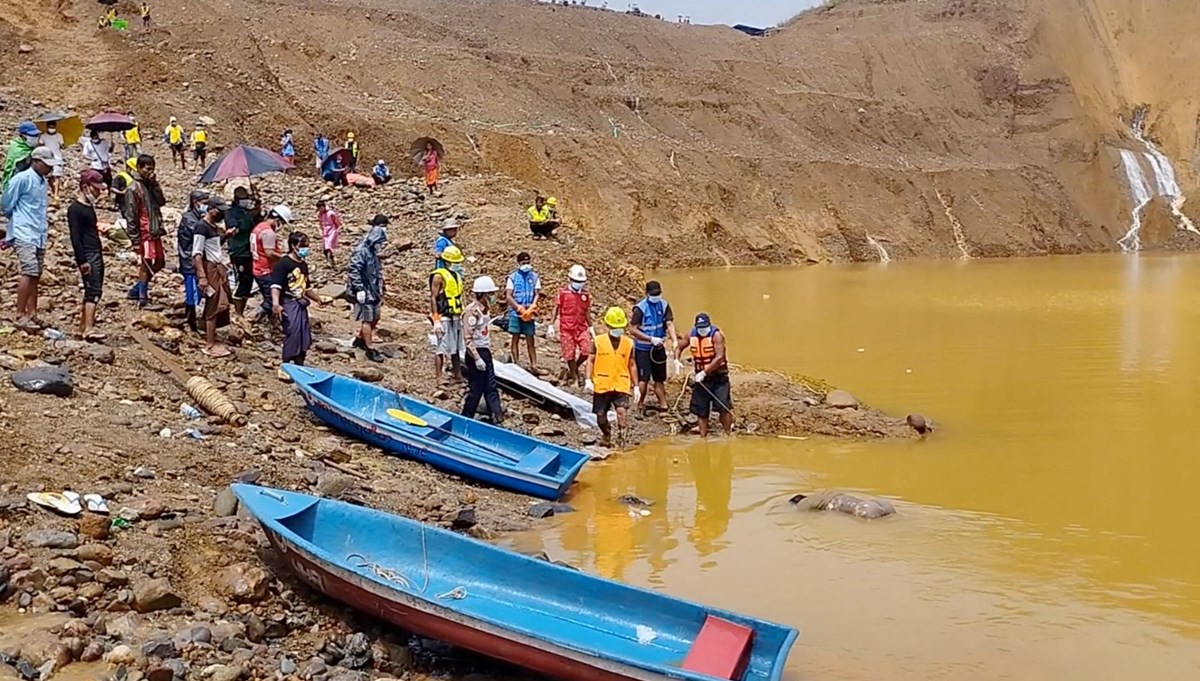 Myanmar'da toprak kayması: 32 ölü