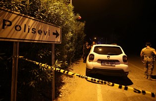Mersin'de polisevine saldırı: Bir polis şehit oldu, bir polis ve bir vatandaş yaralı
