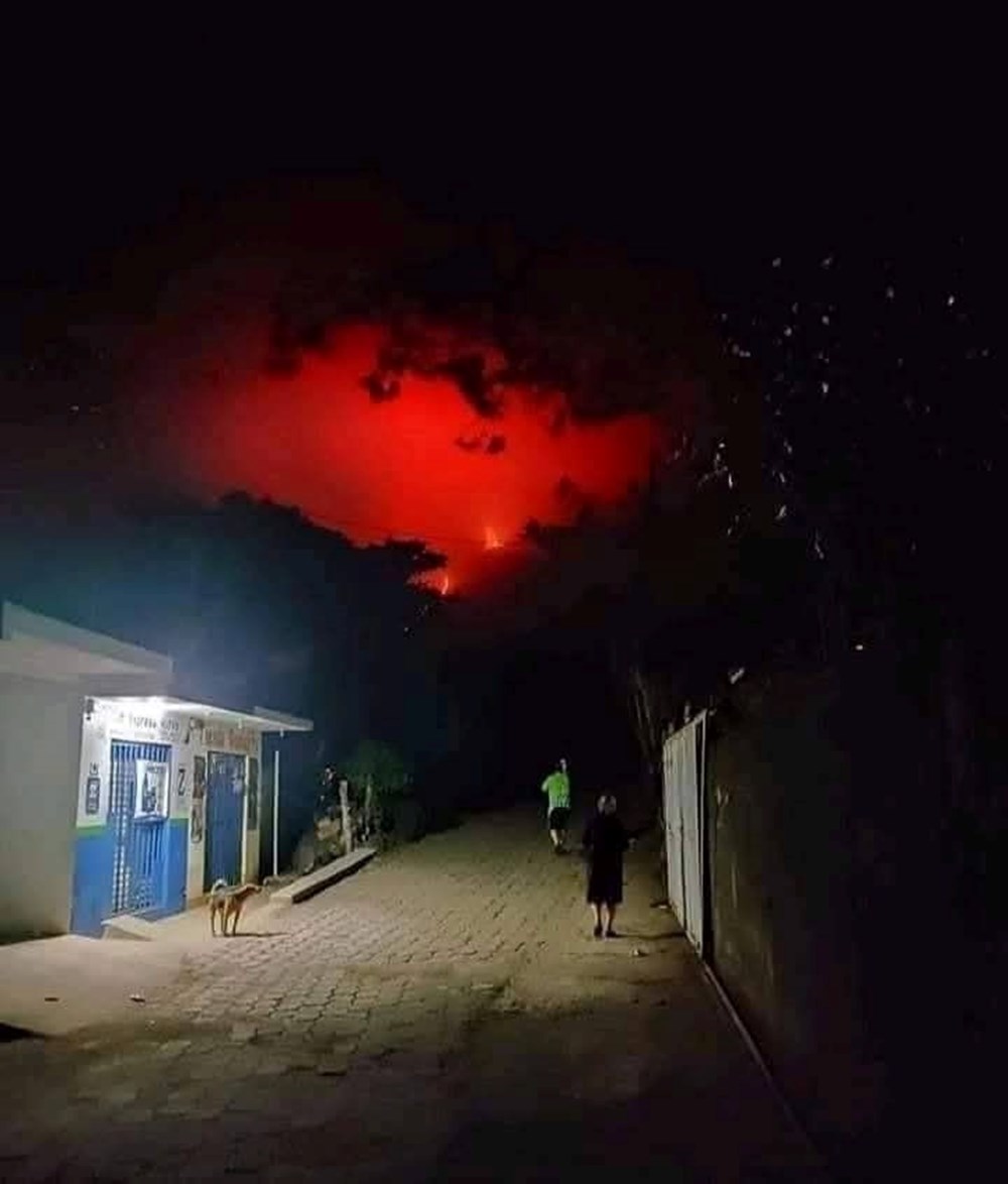 Fuego Alevleniyor: 30 Bin Kişi İçin Acil Tahliye Alarmı 79 bWLi FgckmEu0Hp9 C Pg