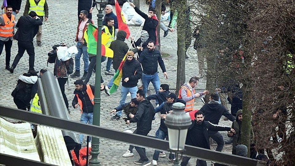 Almanya'da PKK provokasyonu | Dışişleri: Beklentimiz saldırganların adalet önüne getirilmesi - 1