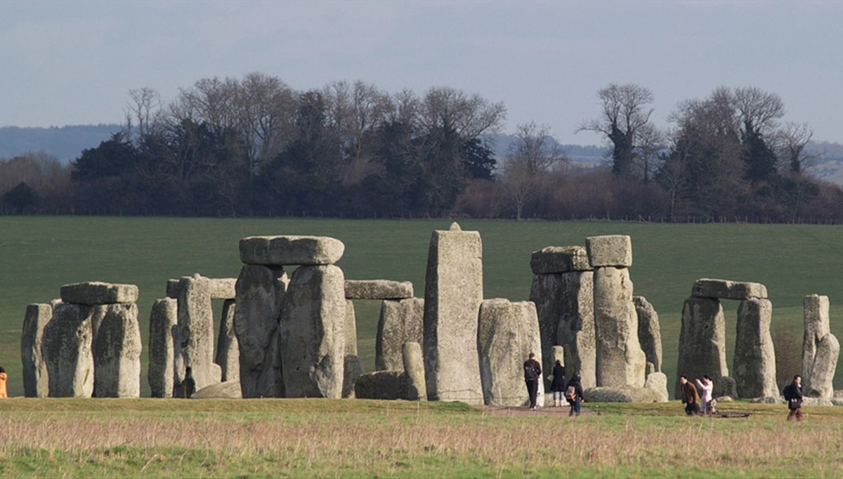Stonehenge'ı 4 bin 500 yıl önce inşa eden işçiler lüks yiyeceklerle beslendi: Kıymalı turta, kuruyemiş ve diğerleri...