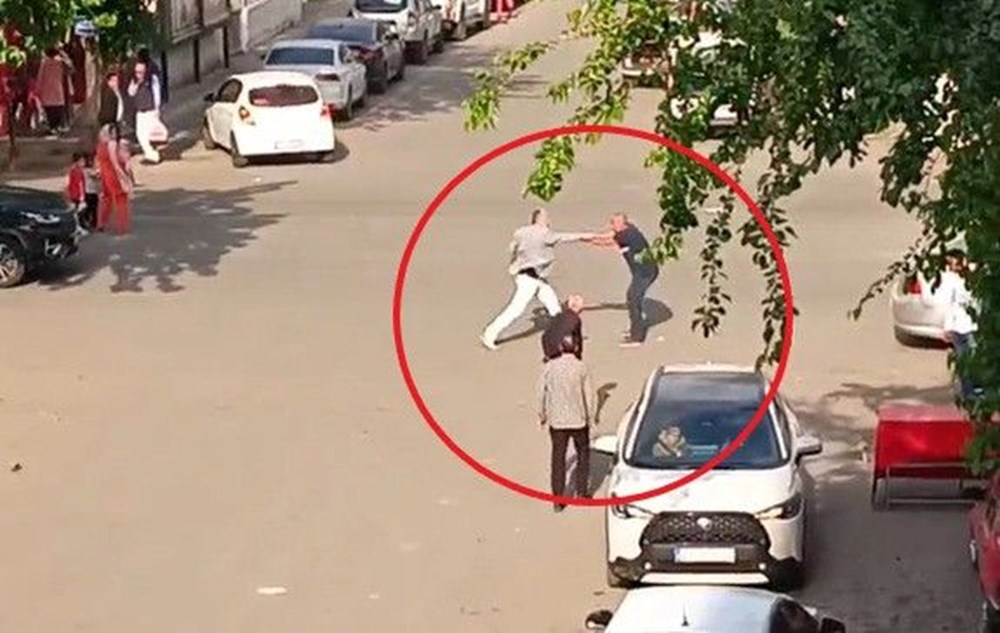 Akrabaların “Neden başka çay ocağına gittin” kavgası - 8