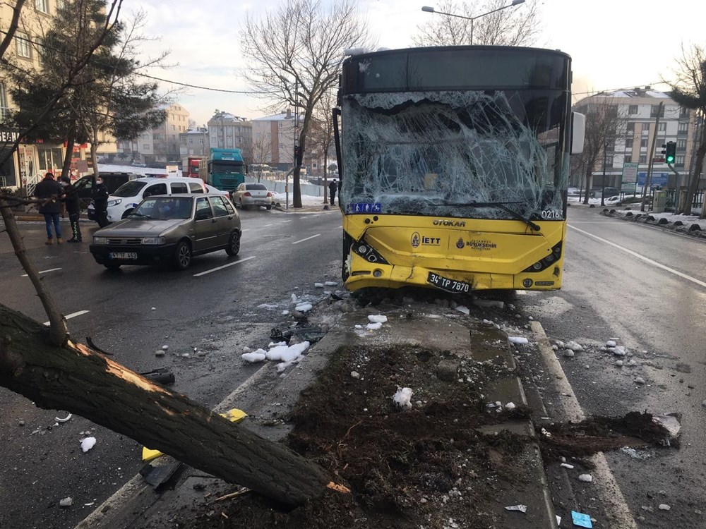 Sancaktepe'de İETT otobüsüyle minibüs çarpıştı: 7 yaralı - 2