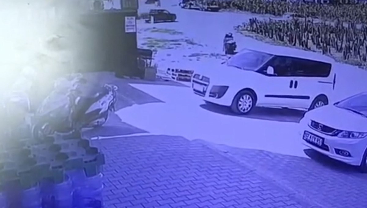 Antalya'da drift atan sürücüye 55 bin 659 lira ceza uygulandı Antalya'da drift atan sürücüye 55 bin 659 lira ceza uygulandı