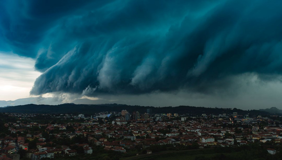 Raf bulutu (shelf cloud) nedir, nasıl oluşur? İstanbul'da yoğun yağış sonrası gündeme geldi