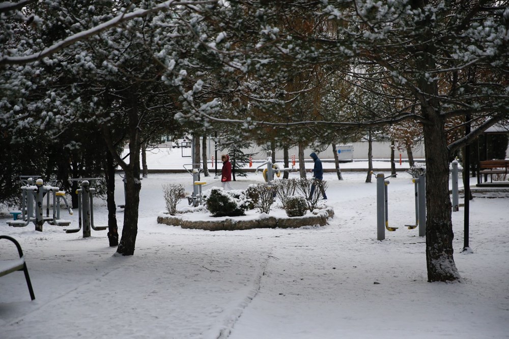 Türkiye beyaza büründü: Birçok ilde kar yağışı etkili oluyor - 19