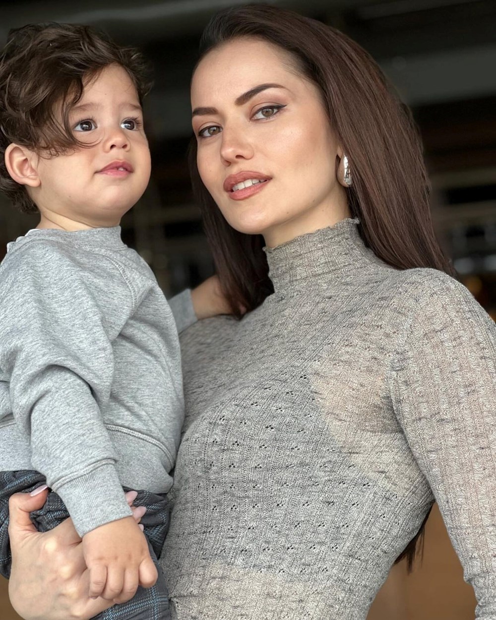 Kerem Özçivit'ten annesi Fahriye Evcen'e poz - 4