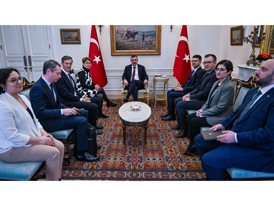 Cumhurbaşkanı Yardımcısı Yılmaz, EBRD Başkanı ile görüştü