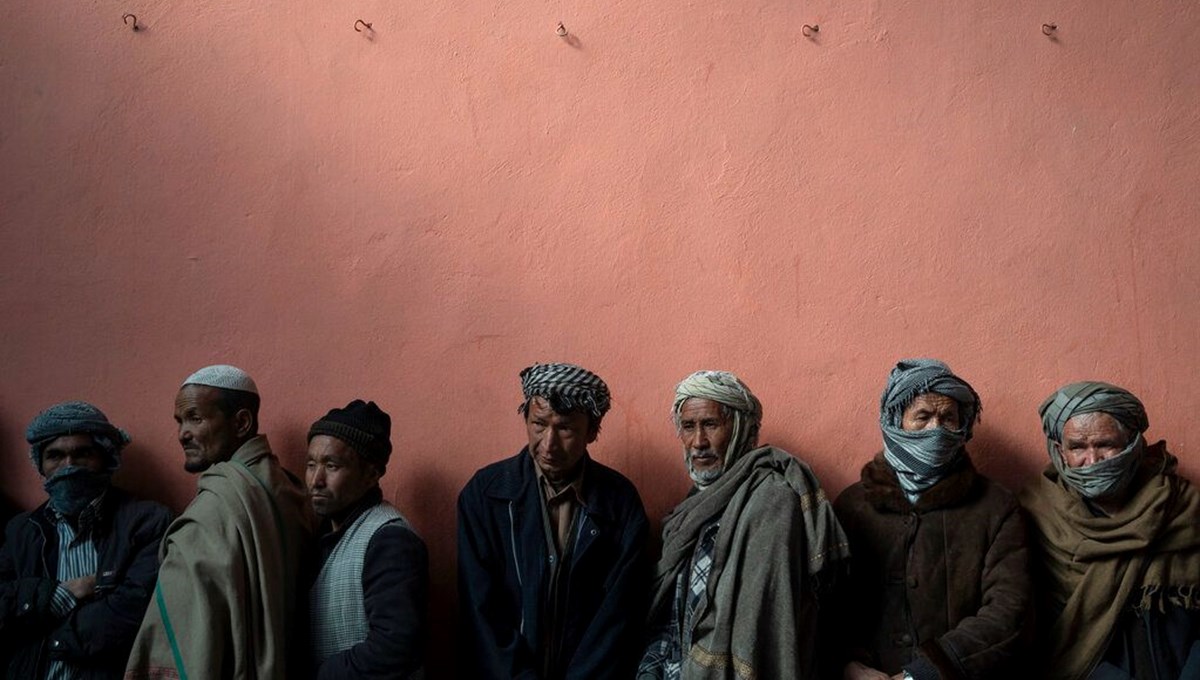 Taliban yasakları erkekleri de vurdu: Kot pantolon ve Batılı görünmek yasak! Taliban yasakları erkekleri de vurdu: Kot pantolon ve Batılı görünmek yasak!