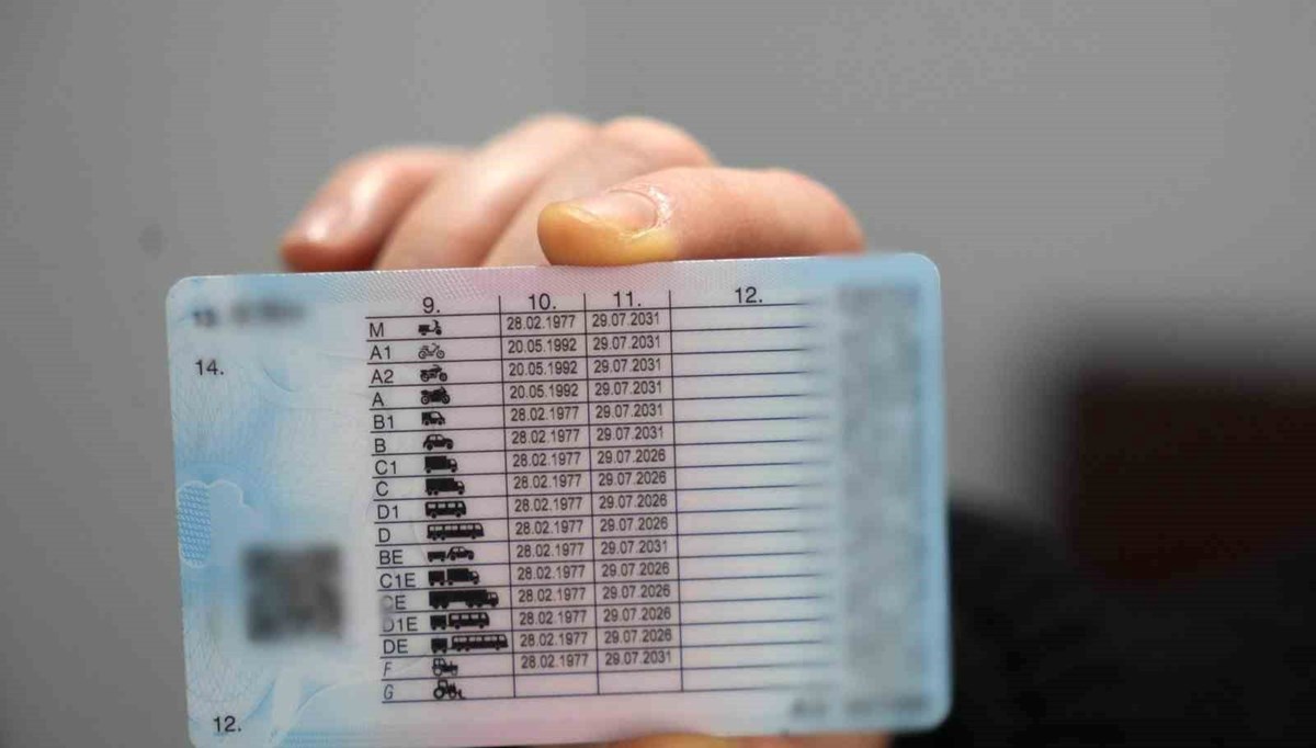 Ehliyetler için son gün ne zaman? Eski tip sürücü belgesi yenileme süresi uzatıldı mı? Adım adım ehliyet yenileme