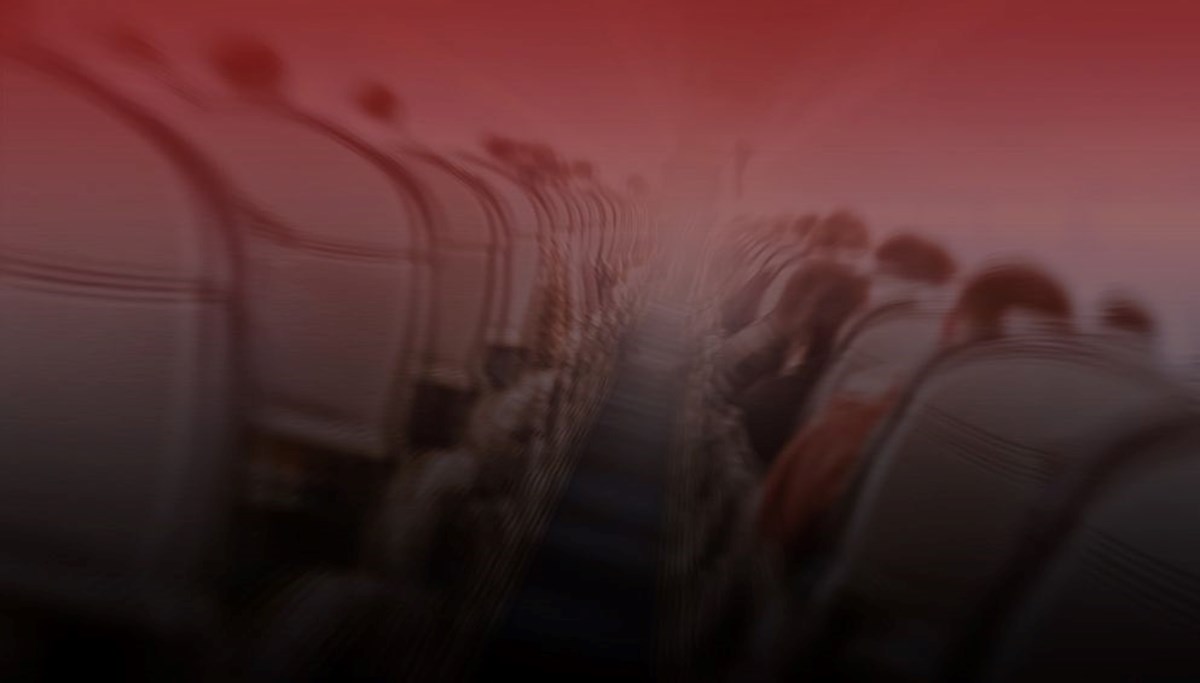 Zorunlu iniş yapan uçakta panik anları kamerada Zorunlu iniş yapan uçakta panik anları kamerada