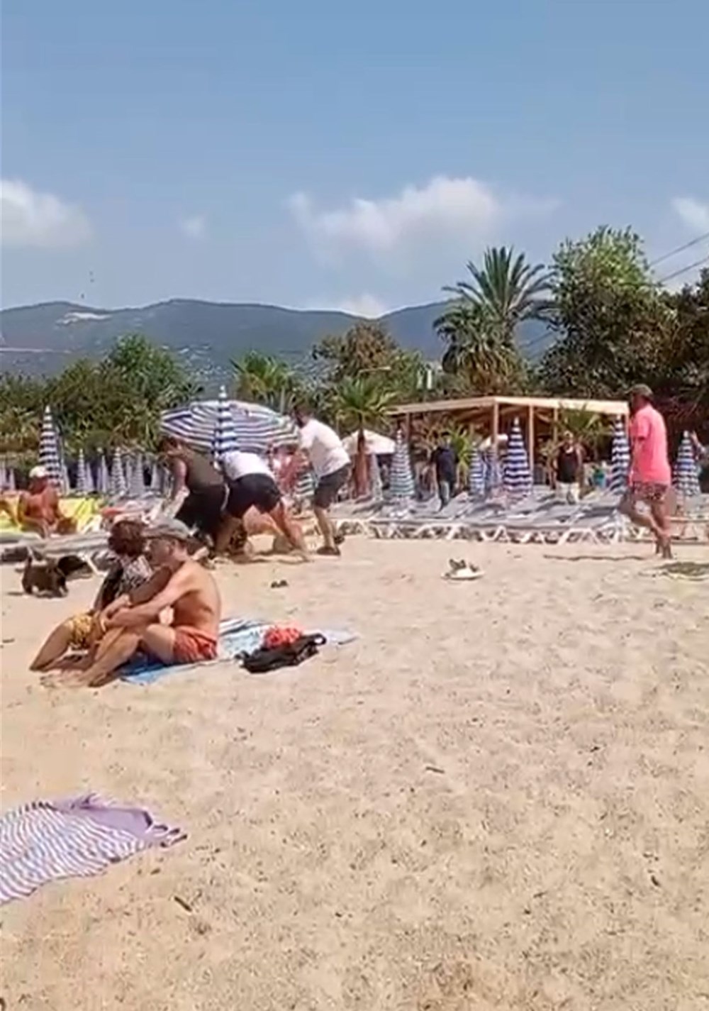 Alanya'da turiste saldırı: Şezlong fiyatını fazla bulup eşyalarını kuma koyunca dövdüler! - 3